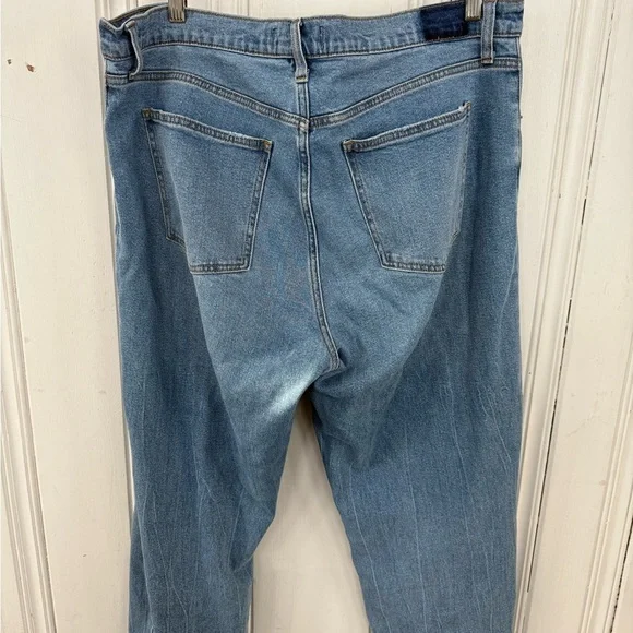 Abercrombie & Fitch Light Blue Relaxed Jeans high rise mom jeans - Picture 5 of 6